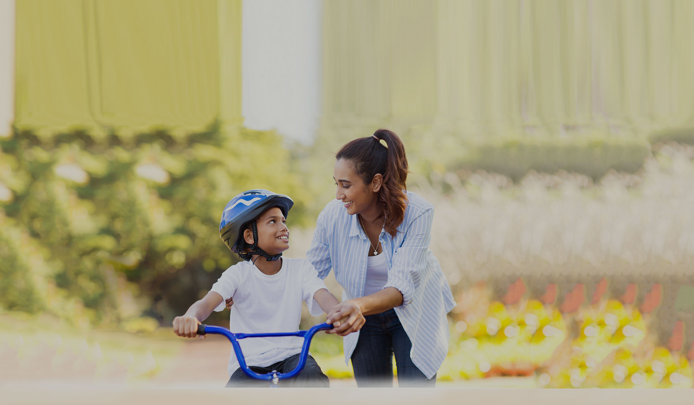 active-mom-with-child-on-bike4